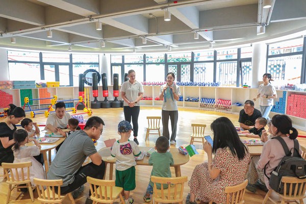 科發(fā)幼兒園召開外方園長家長見面會